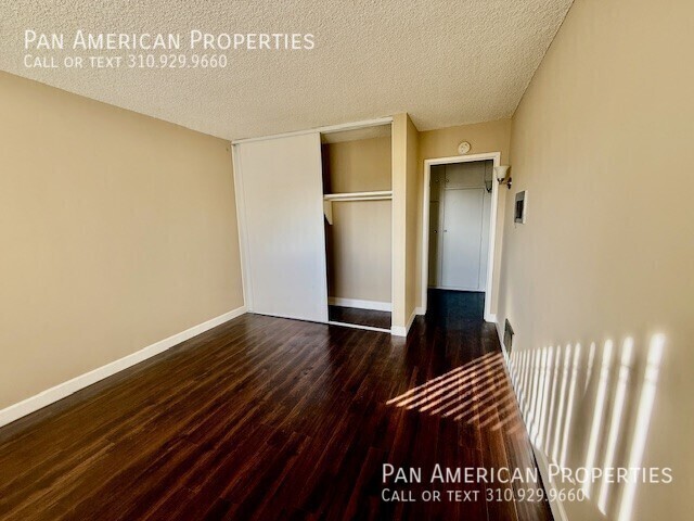 Building Photo - 326 S Gerhart-#10