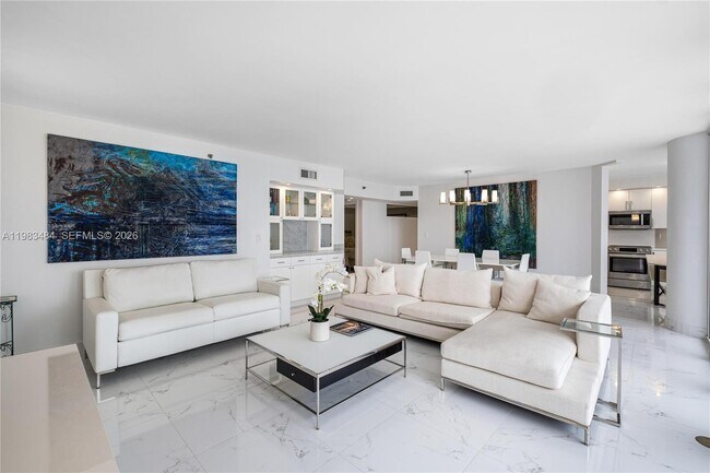 Building Photo - 16425 Collins Ave