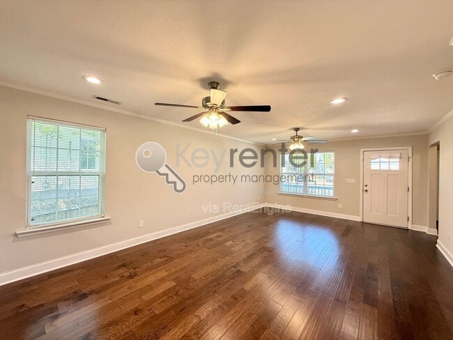 Building Photo - 2214 E 14th St