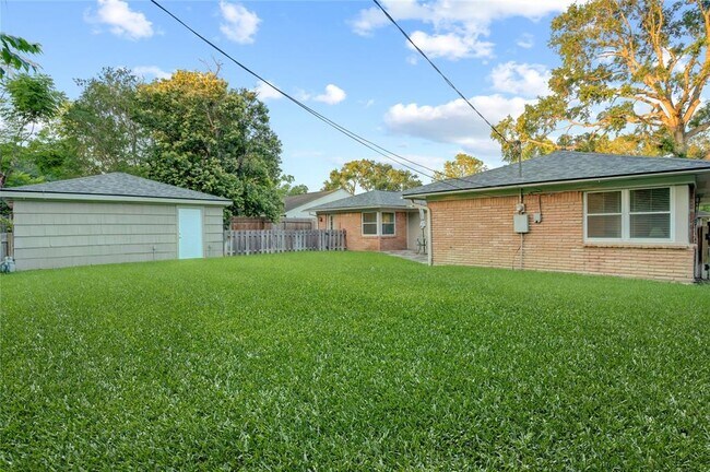 Building Photo - 11102 Atwell Dr