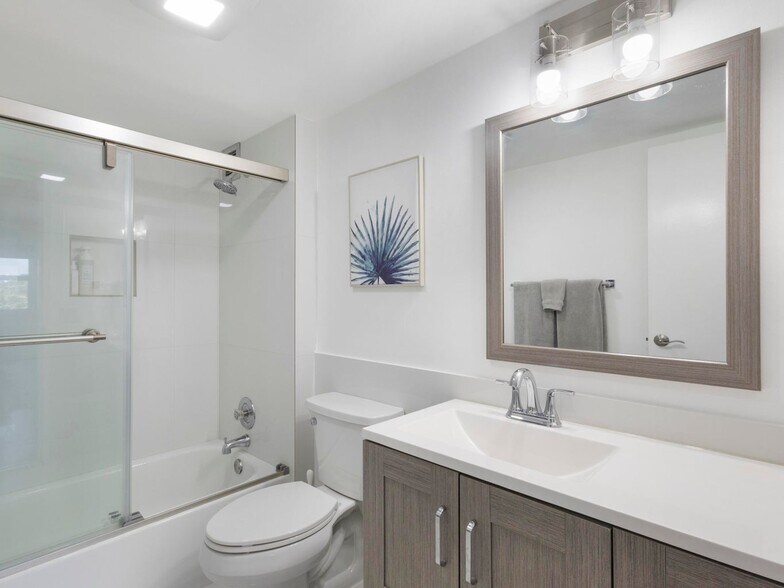 Building Photo - 111 N Pompano Beach Blvd