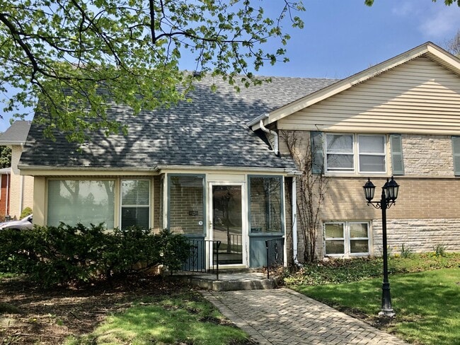 Building Photo - 4244 Gilbert Ave