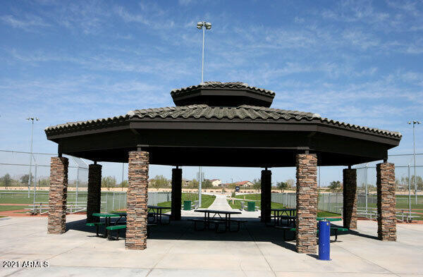 Building Photo - 3015 N Brooklyn Dr