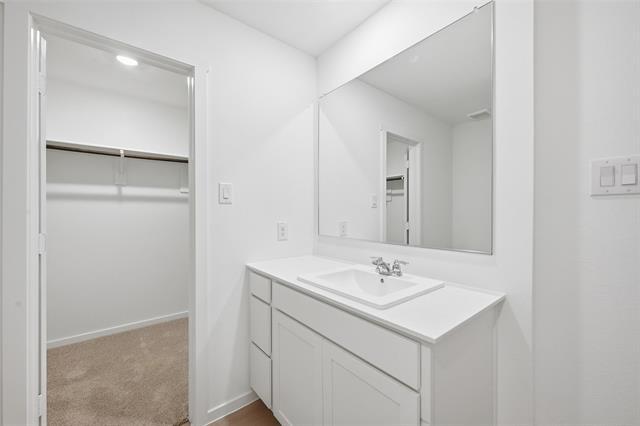 Building Photo - 1037 Raintree Rd