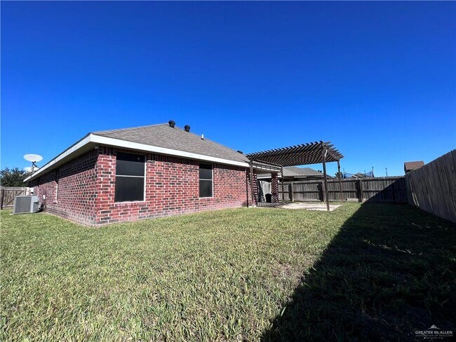 Building Photo - 31 Butkus Dr