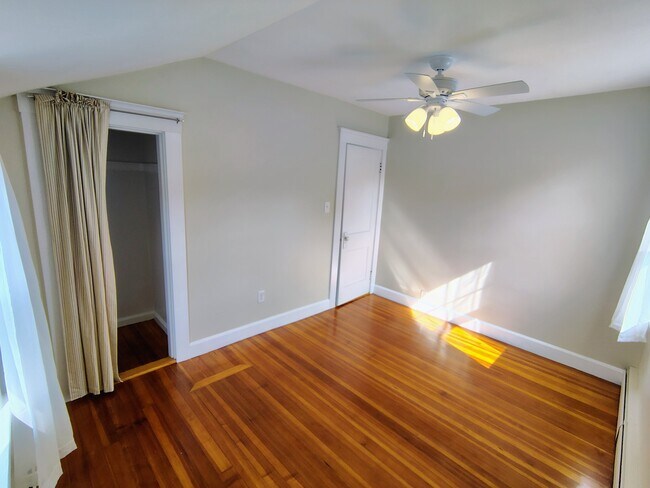 Building Photo - 162 Elmwood Ave