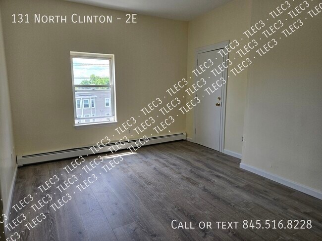 Building Photo - 131 North Clinton-2E