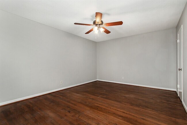 Building Photo - 4916 Worth St