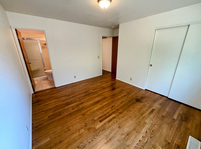 Building Photo - 2701 Wintergreen Dr