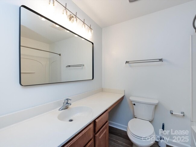 Building Photo - 1348 Green Oaks Ln