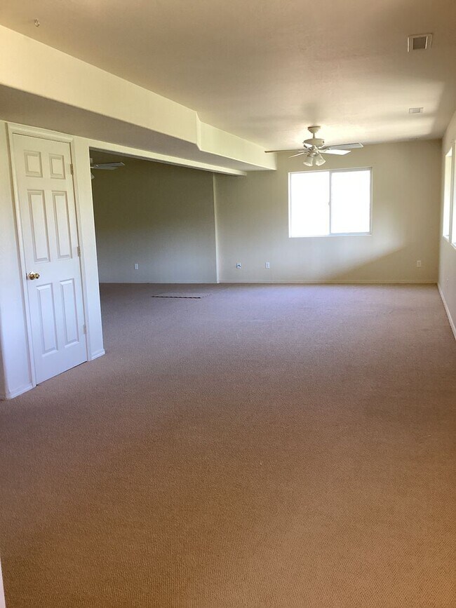 Building Photo - Charming Hillside Retreat in Prescott’s Highly Desirable Mountain Club