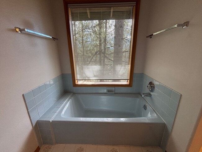 Building Photo - Stunning 3 Bed/ 2.5-Bath Home on the River...