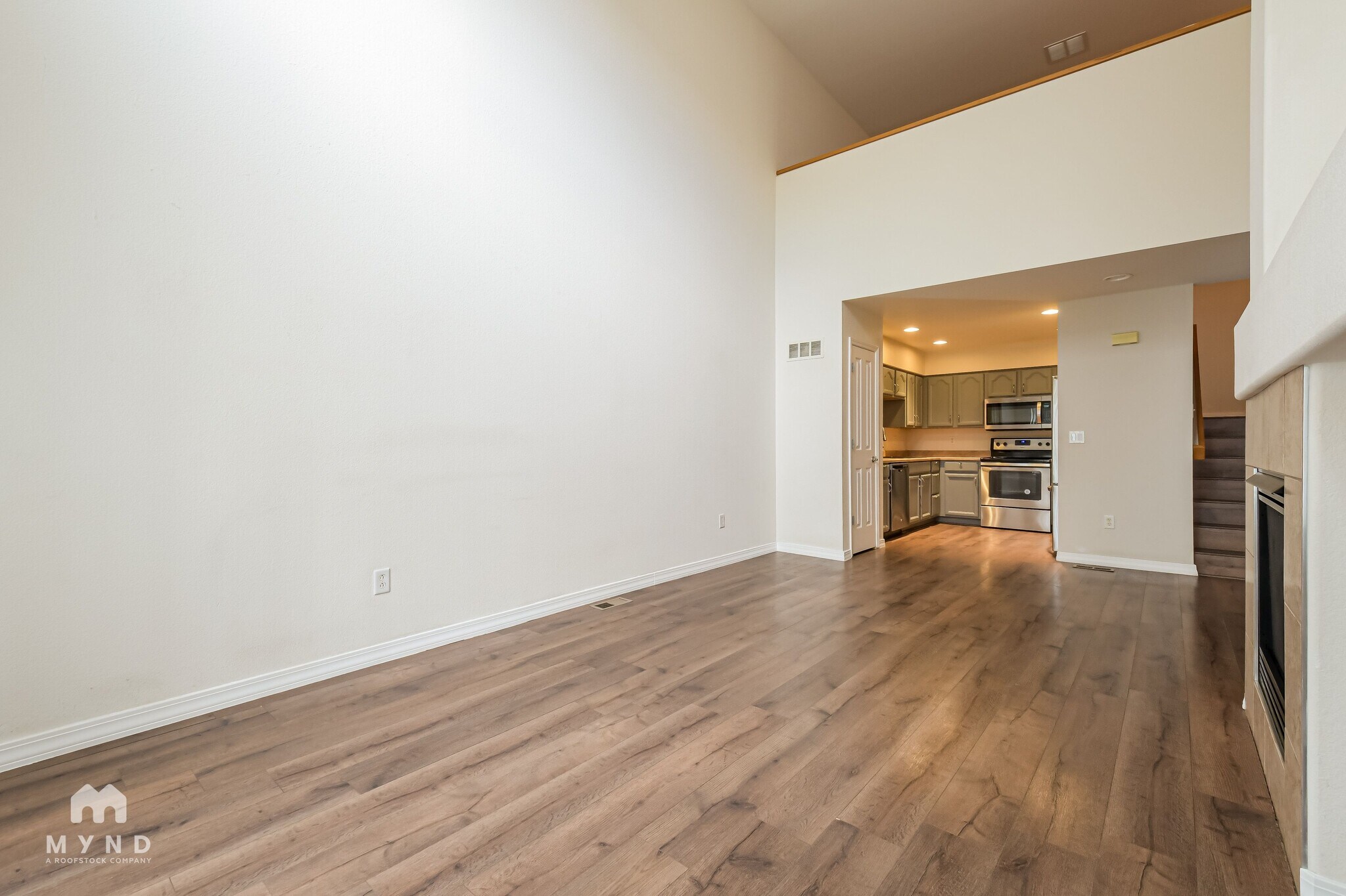 Building Photo - 805 Summer Hawk Dr