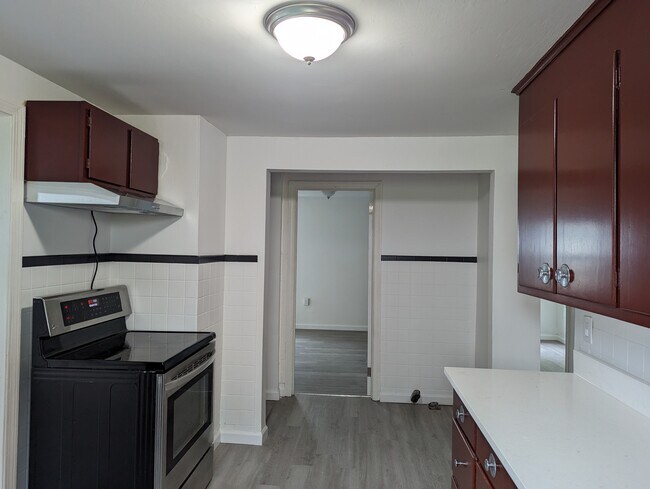 Building Photo - 111 Gridley St