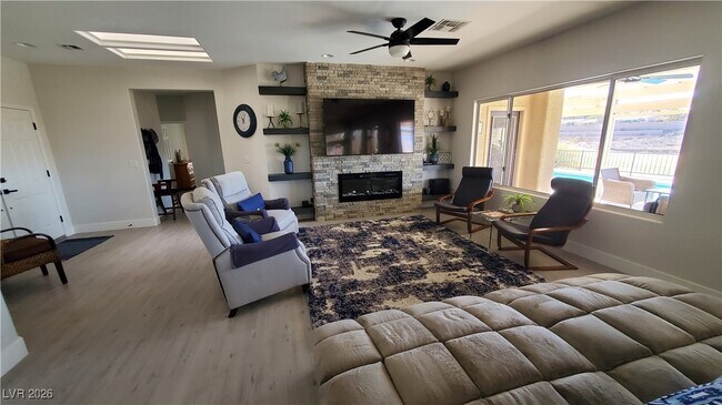 Building Photo - 2106 Dipinto Ave