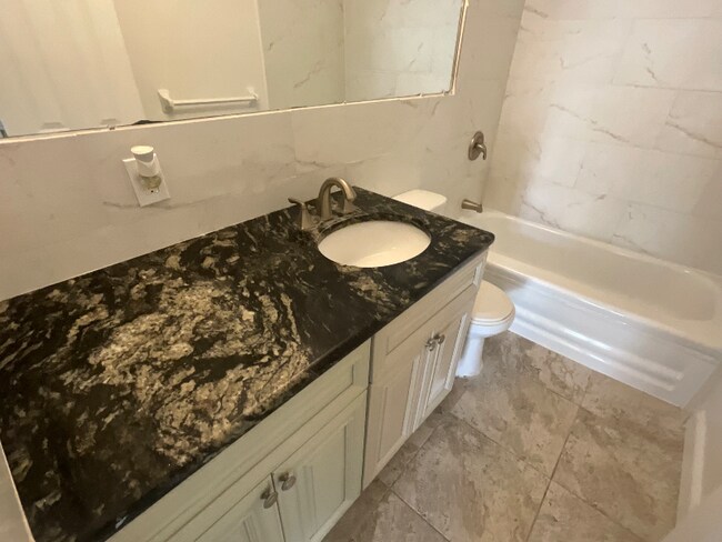 Building Photo - 10924 124th Ave N