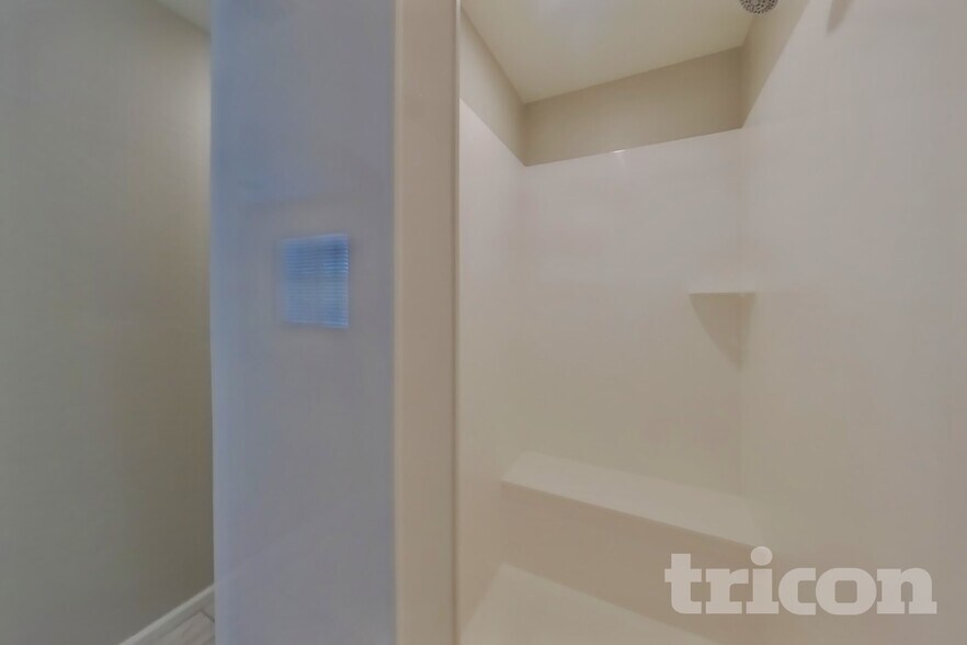 Building Photo - 12565 W Lindbergh Dr