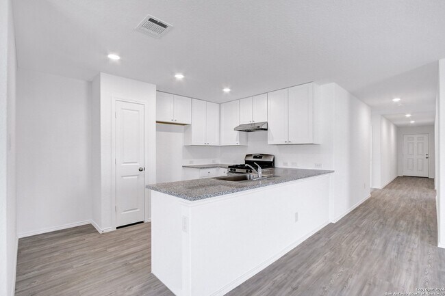 Building Photo - 15115 Greenfield Ml
