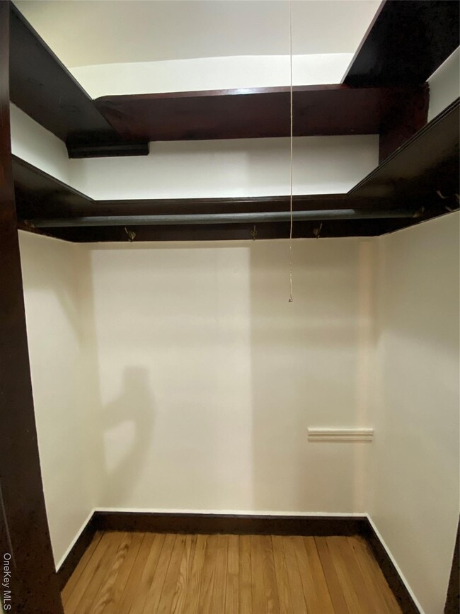 Building Photo - 2 George St