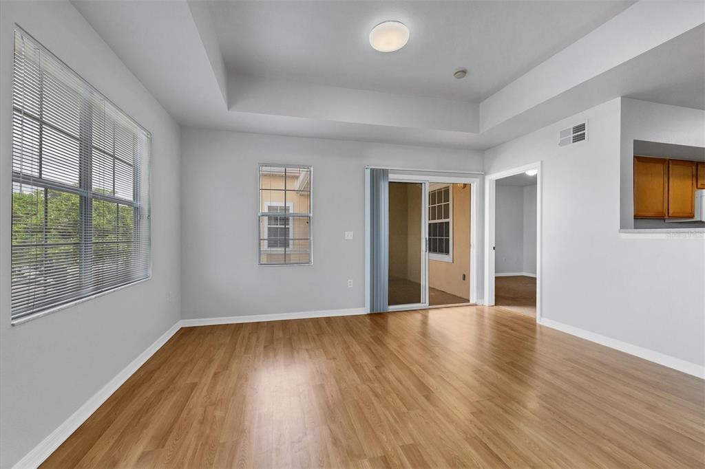 Building Photo - 1010 Villagio Cir