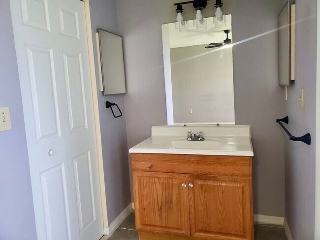 Building Photo - Spacious 3 bed 2 bath home in Kissimmee