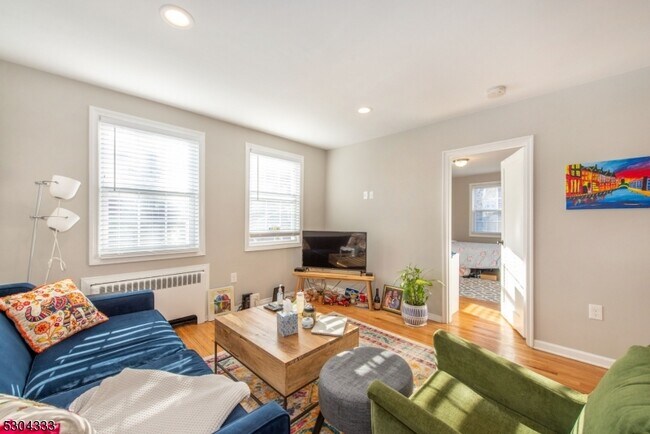 Building Photo - 376 Claremont Ave