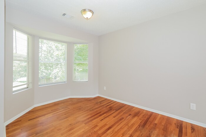 Building Photo - 1504 Chelsea Downs Dr NE