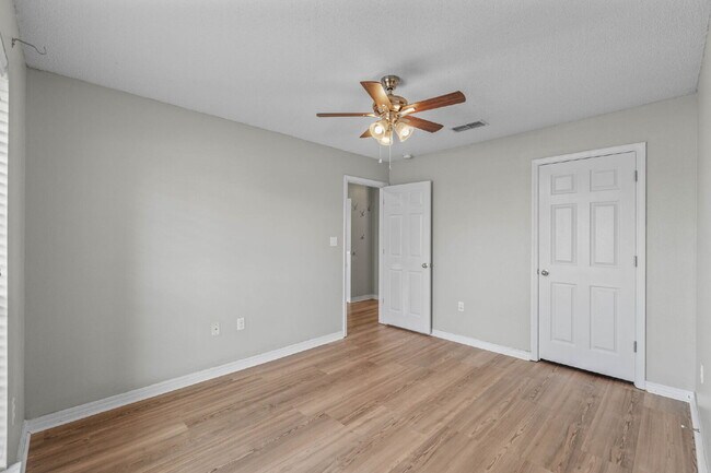 Building Photo - 203 Citadel Ln