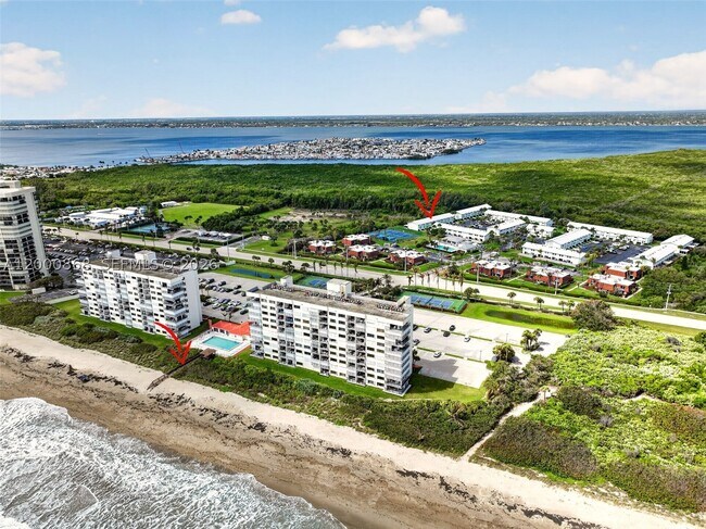 Building Photo - 9425 S Ocean Dr