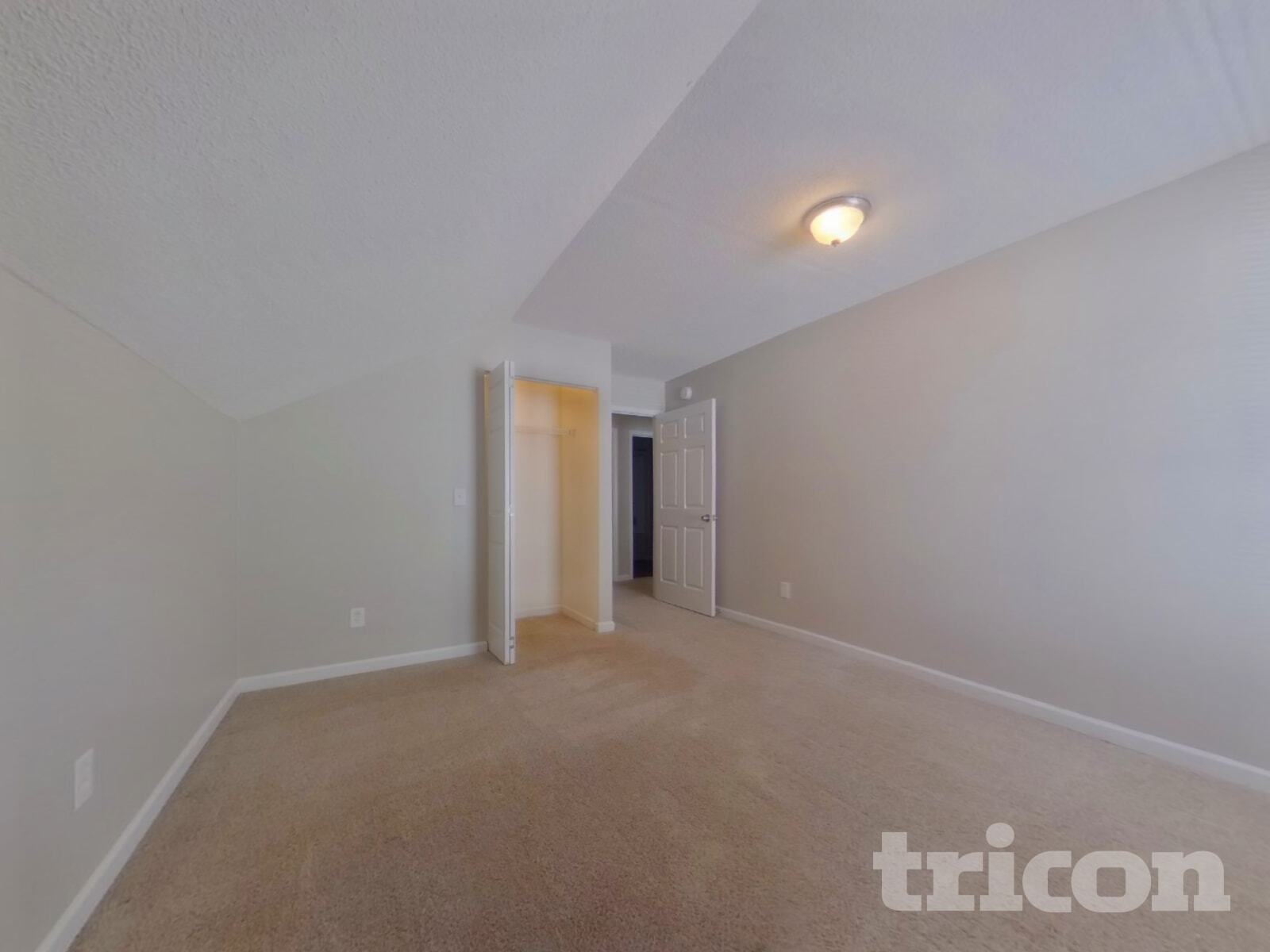 Building Photo - 2048 Lake Carolina Dr