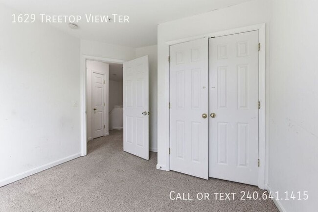 Building Photo - 1629 Treetop View Terrace