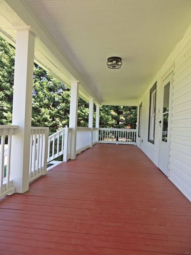 Building Photo - 1712 Old Niles Ferry Rd