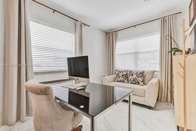 Building Photo - 6470 SW 27th St