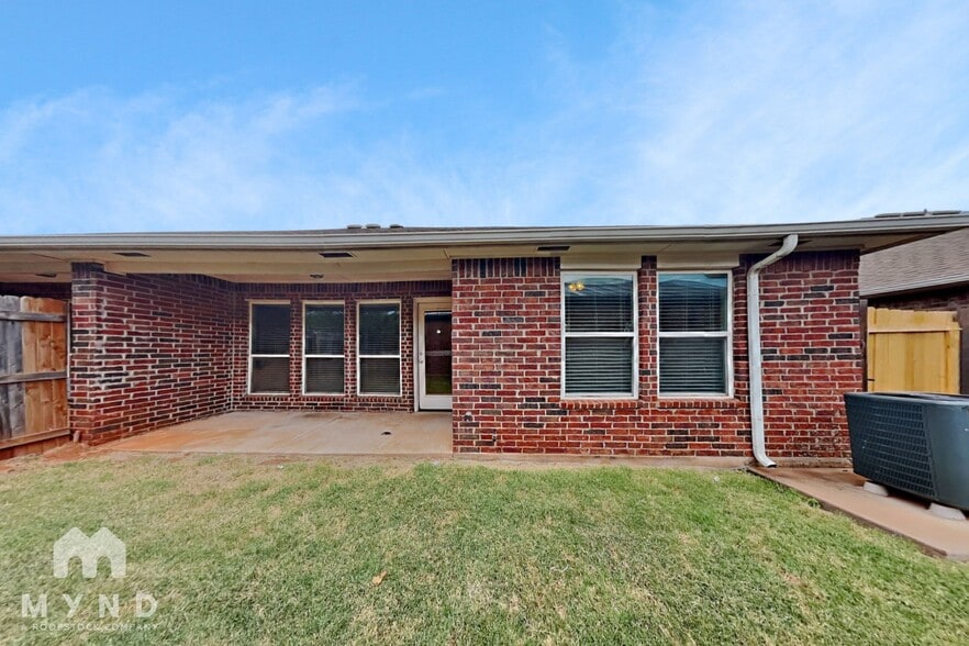 Building Photo - 18111 Manera Wy