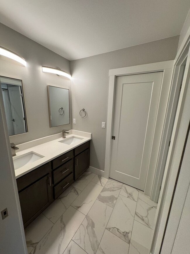 Building Photo - Beautiful 4 Bedroom Home in Desirable Wasi...