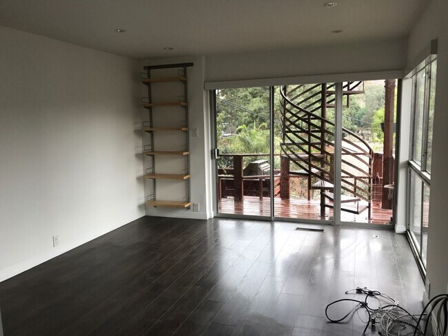 Building Photo - CALL TO BOOK!! Historic & Remodeled 2-Bedr...