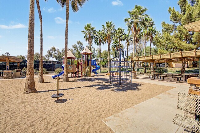 Building Photo - 4161 S Luiseno Blvd