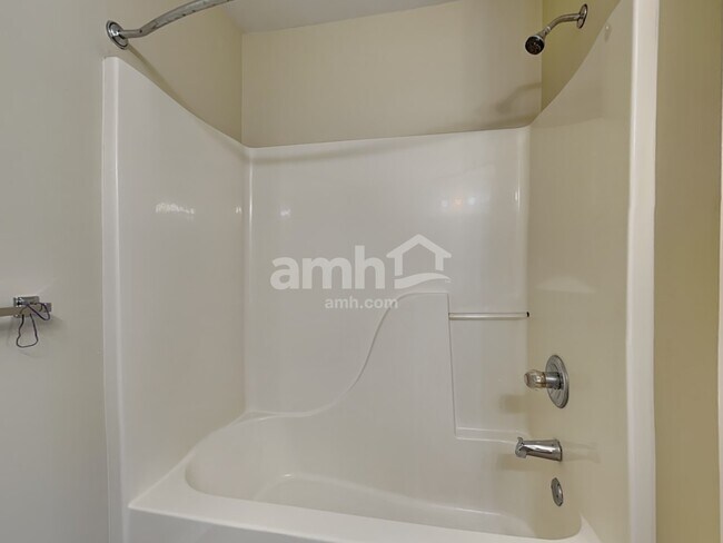 Building Photo - 6443 Lantern Way