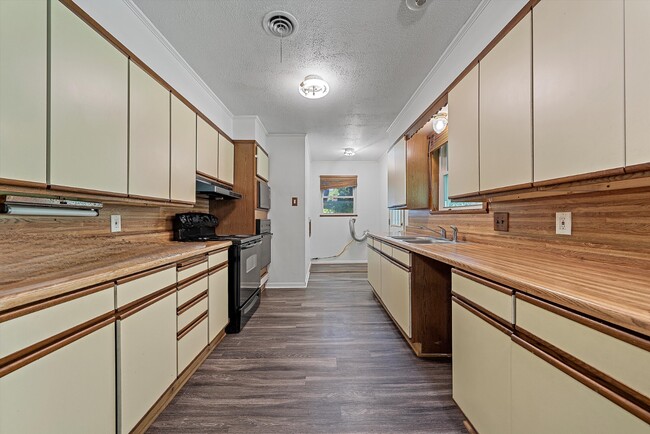 Building Photo - 1213 N 63rd St