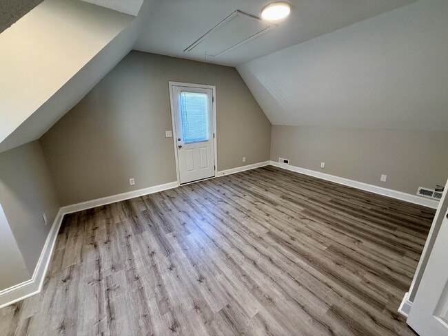 Building Photo - 3851 Dailey Rd