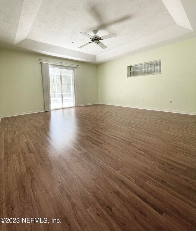 Building Photo - 26 Woodbury Dr
