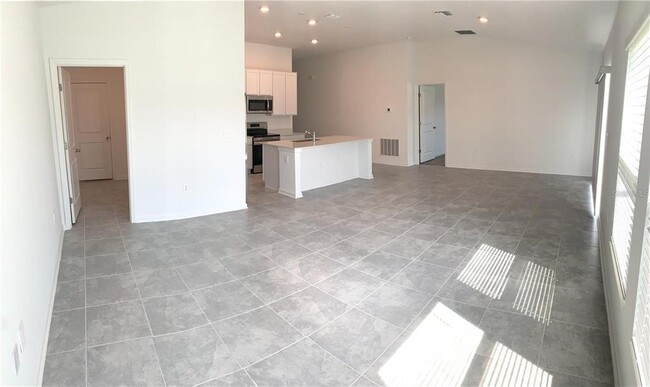 Building Photo - 1373 Brentwood Dr
