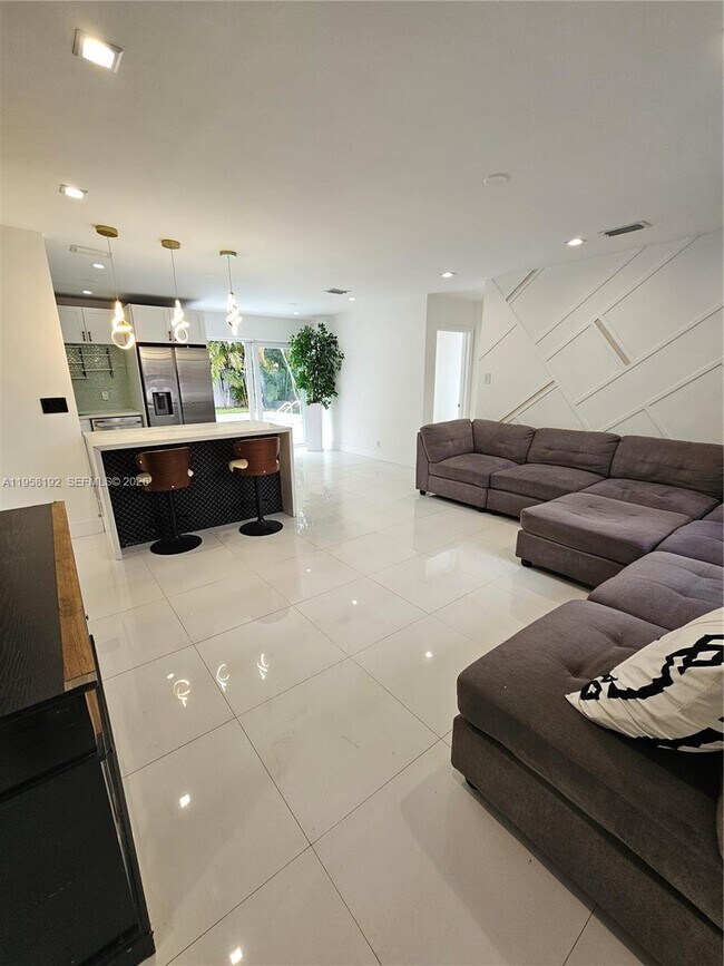 Building Photo - 1421 NW 65th Terrace