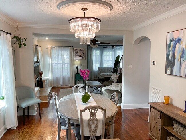 Building Photo - 860 13th Ave S