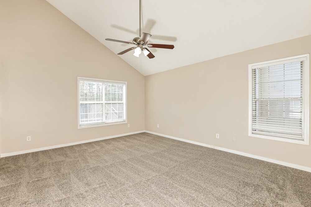 Building Photo - 335 Shadetree Ln
