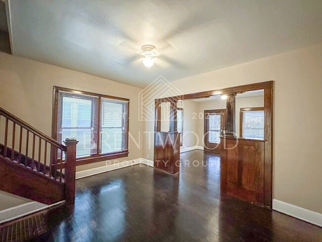 Building Photo - Charming 3-Bedroom Home with Modern Kitche...