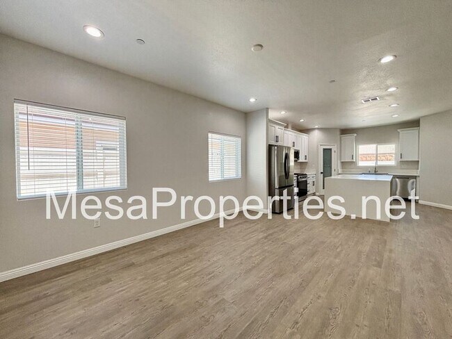 Building Photo - 13555 Sea Gull Dr