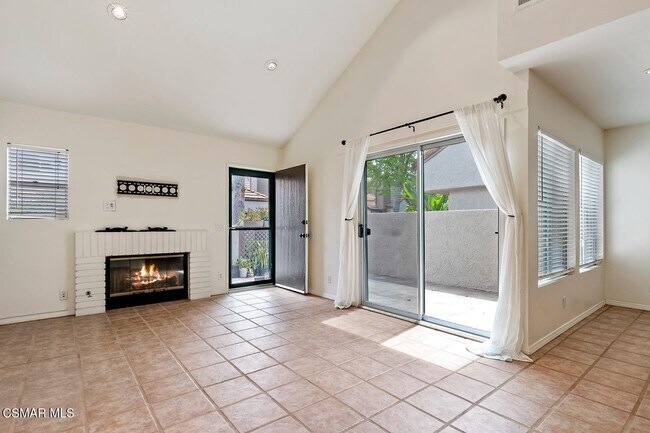 Building Photo - 959 Via Colinas