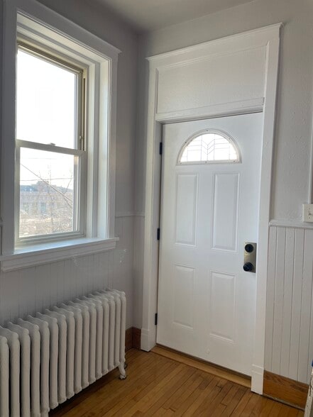 Building Photo - 317 N 4th Ave W