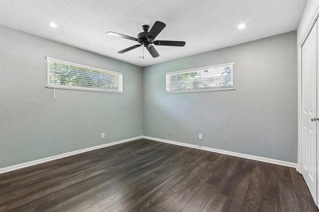 Building Photo - 4523 Avenue H
